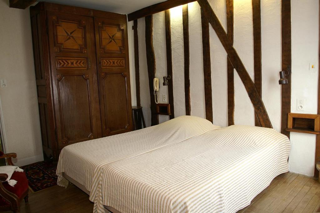 Auberge De L'abbaye Signy-lʼAbbaye Værelse billede